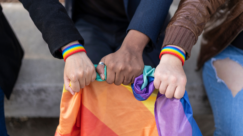 Vers trong LGBT là gì?(1) Vers là thuật ngữ chỉ vai trò tình dục linh hoạt, thường dùng trong cộng đồng nam quan hệ tình dục với nam